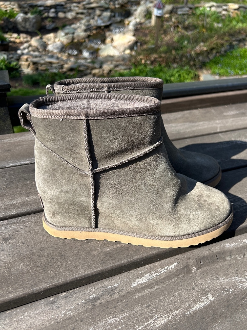 Ugg Femme Heeled Boot Size 10 slate color way good used condition